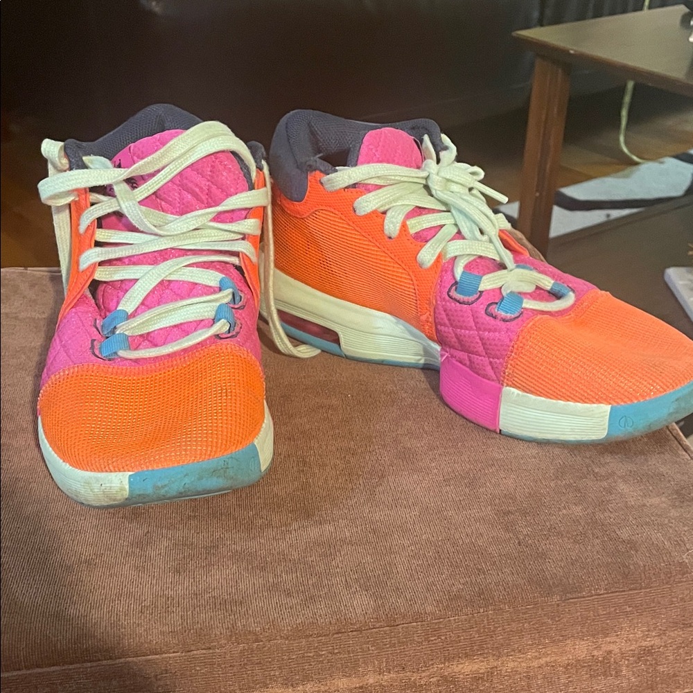 Lebron James Nike Witness Vlll Vibrant Sneakers